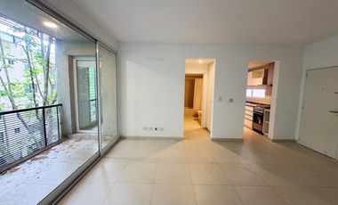 Departamento con cochera en alquiler.