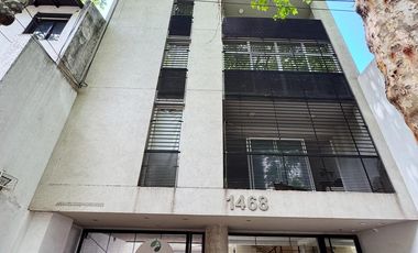 Departamento con cochera en alquiler.