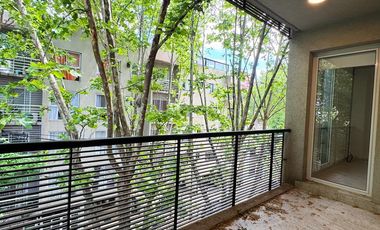 Departamento con cochera en alquiler.