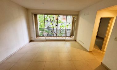 Departamento con cochera en alquiler.