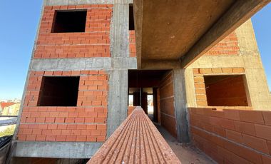 Departamento dos ambientes al frente con parrilla a la venta en Wilde