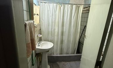 Casa cuatro ambientes con terraza a la venta en Sarandi