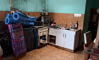 Casa cuatro ambientes con terraza a la venta en Sarandi