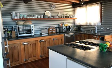 Casa en venta - 3 Dormitorios 2 Baños - Cocheras - 335Mts2 - Quilmes