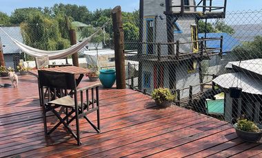Casa en venta - 3 Dormitorios 2 Baños - Cocheras - 335Mts2 - Quilmes