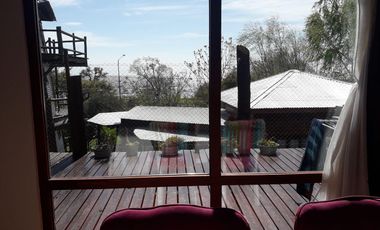 Casa en venta - 3 Dormitorios 2 Baños - Cocheras - 335Mts2 - Quilmes