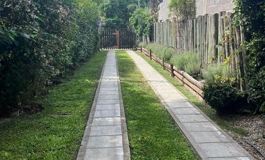 Casa en venta - 3 Dormitorios 2 Baños - Cocheras - 335Mts2 - Quilmes