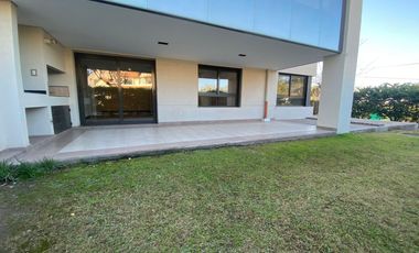 Departamento en  alquiler, tres dormitorios, escritorio, patio, Casonas del cerro