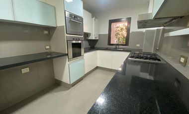 Departamento en  alquiler, tres dormitorios, escritorio, patio, Casonas del cerro