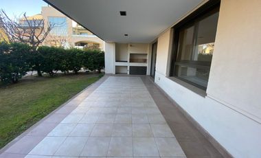 Departamento en  alquiler, tres dormitorios, escritorio, patio, Casonas del cerro