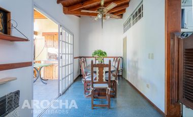 Casa en  venta - Los Robles - Burzaco