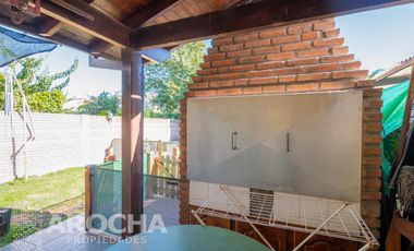Casa en  venta - Los Robles - Burzaco