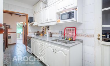 Casa en  venta - Los Robles - Burzaco