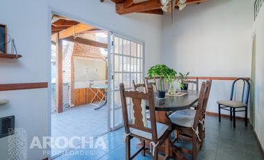 Casa en  venta - Los Robles - Burzaco