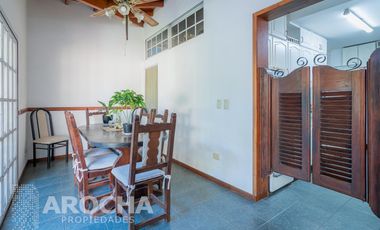 Casa en  venta - Los Robles - Burzaco