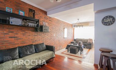 Casa en  venta - Los Robles - Burzaco