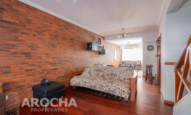 Casa en  venta - Los Robles - Burzaco