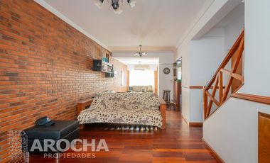 Casa en  venta - Los Robles - Burzaco