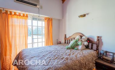 Casa en  venta - Los Robles - Burzaco