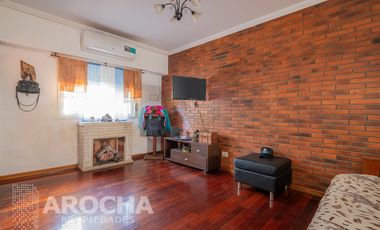 Casa en  venta - Los Robles - Burzaco