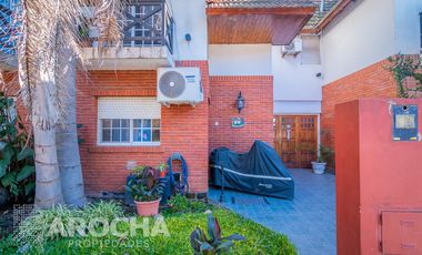 Casa en  venta - Los Robles - Burzaco