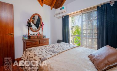 Casa en  venta - Los Robles - Burzaco