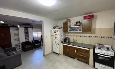 Departamento en venta - 3 Dormitorios 1 Baño - 135Mts2 - Manuel B. Gonnet