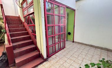 Casa de dos dormitorios a dos cuadras de Yrigoyen!