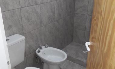 Casa en venta - 2 Dormitorios 1 Baño - Cochera - 1.050Mts2 - Bordenave, Puán