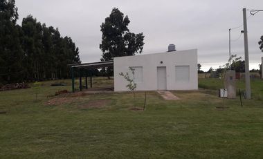 Casa en venta - 2 Dormitorios 1 Baño - Cochera - 1.050Mts2 - Bordenave, Puán