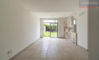 Departamento 3 ambientes Frente Parque Lineal con patio privado