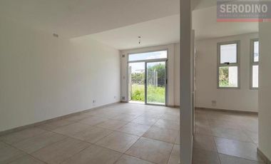 Departamento 3 ambientes Frente Parque Lineal con patio privado