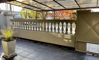 Venta casa con 2 habitaciones, jardín en Lobos