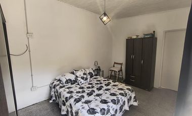 Casa en venta - 4 Dormitorios 1 Baño - Local - Etcheverry