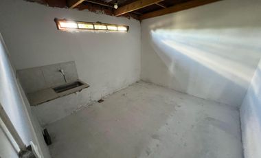Casa en venta - 4 Dormitorios 1 Baño - Local - Etcheverry