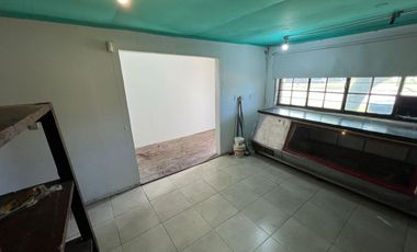 Casa en venta - 4 Dormitorios 1 Baño - Local - Etcheverry