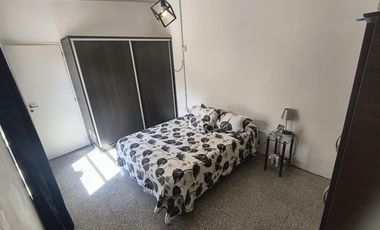 Casa en venta - 4 Dormitorios 1 Baño - Local - Etcheverry