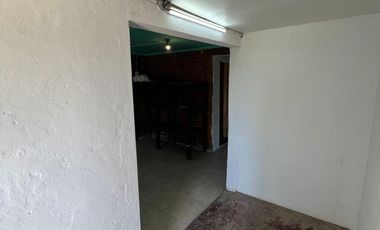 Casa en venta - 4 Dormitorios 1 Baño - Local - Etcheverry