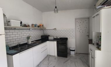 Casa en venta - 4 Dormitorios 1 Baño - Local - Etcheverry