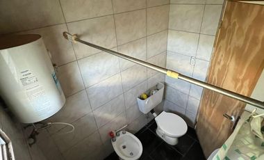 Casa en venta - 4 Dormitorios 1 Baño - Local - Etcheverry