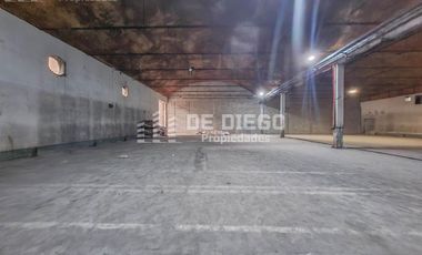 Deposito en alquiler de 530 m2, en predio con seguridad, Olivos