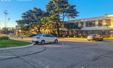 Deposito en alquiler de 530 m2, en predio con seguridad, Olivos