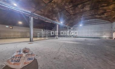 Deposito en alquiler de 530 m2, en predio con seguridad, Olivos