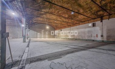 Deposito en alquiler de 530 m2, en predio con seguridad, Olivos