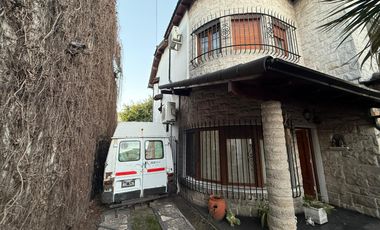 Casa sarandi cinco ambientes en venta