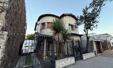 Casa sarandi cinco ambientes en venta