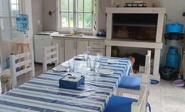 Casa en  venta a metros del mar y av. princial Mar Chiquita - Lote 745m2