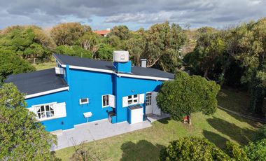 Casa en  venta a metros del mar y av. princial Mar Chiquita - Lote 745m2