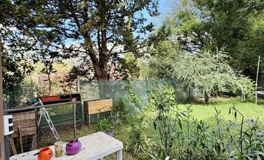 Casa en  Funes de dos dormitorios con patio