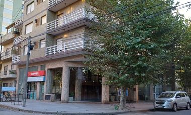 Departamento en venta - 2 Dormitorios 2 Baños - Cochera - 74Mts2 - Miramar